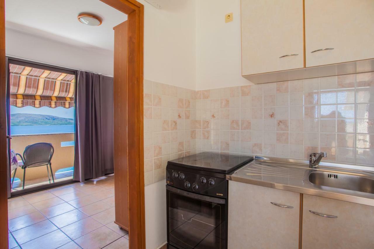 Apartmani Komesic Zubovici Exterior photo
