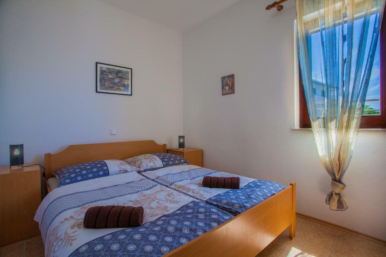Apartmani Komesic Zubovici Exterior photo